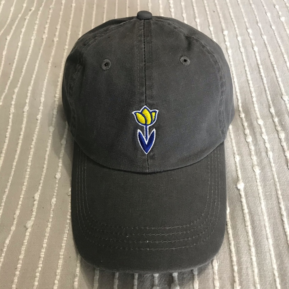 Dutch Bros hat